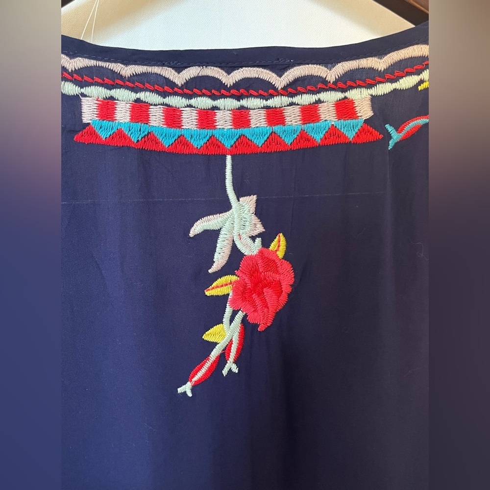 Preowned Solitaire Embroidered V-Neck Tunic Top with Waistband - Navy - Sz L - Picture 3 of 13